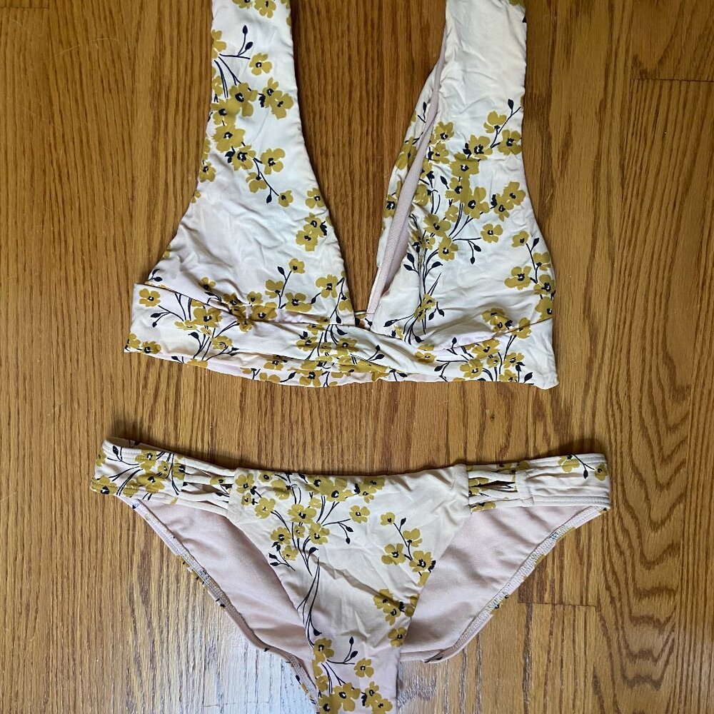 Billabong Bikini  Light pInk with yellow flowers